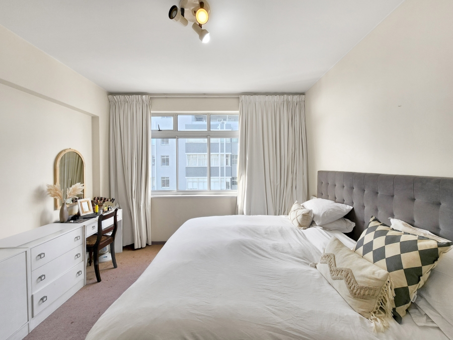 3 Bedroom Property for Sale in Sea Point Western Cape